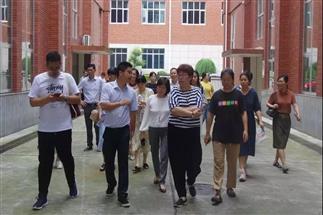 中國(guó)人民大學(xué)茶道哲學(xué)研究所湖南茶文化考察團(tuán)一行赴集團(tuán)白沙溪茶廠、益陽(yáng)茶廠、君山茶業(yè)考察調(diào)研